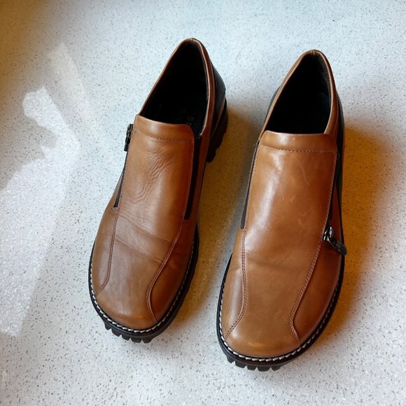 Donald Pliner Size 8.5 Loafers UZIP Tan Shoes Leather - Picture 1 of 11